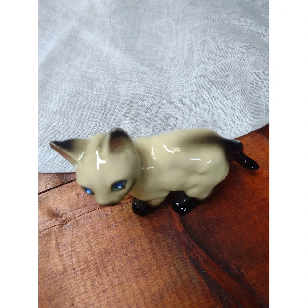 Vintage Siamese Cat Kitten Figurine Blue Rhinestone Eyes Ceramic Standing